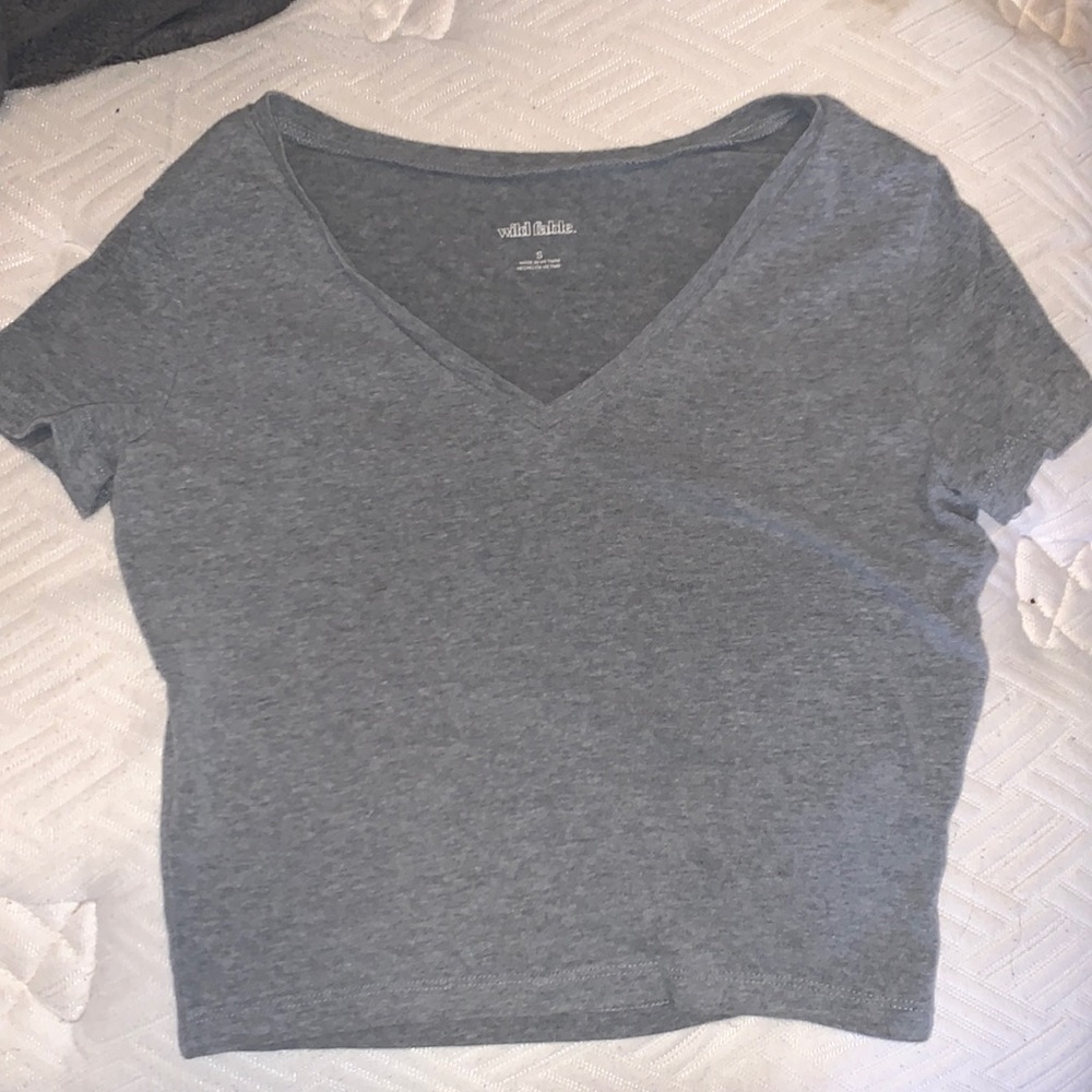 This is a cute and comfortable, cropped grey t-shirt.